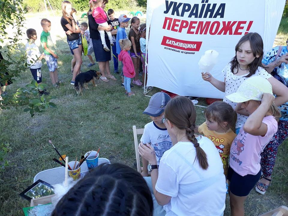 34119758_583996518666389_3712644768036028416_n