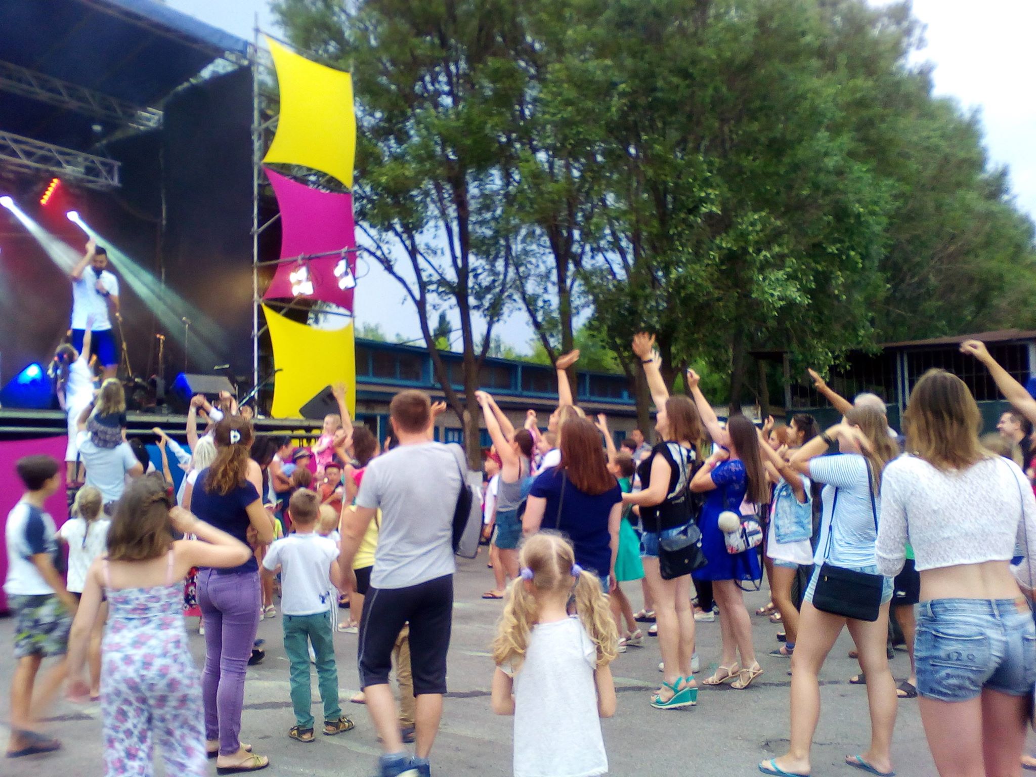 36324084_480836895705664_4639673846394257408_n