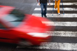 В Запорожье легковой автомобиль сбил мужчину на пешеходном переходе