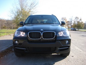 Запорожский прокурор ездит на BMW X5 вместо задекларированного “Ланоса”
