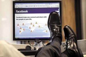 Вражда запорожских политиков в социальных сетях: Бессмысленная ненависть и пустая трата времени