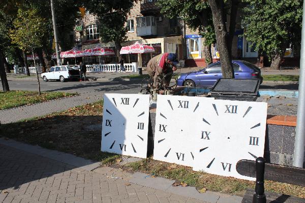 На День города в Запорожье обновят часы влюбленных (ФОТО)