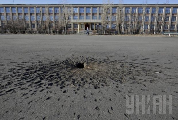 На школьном стадионе в Запорожской области прогремел взрыв
