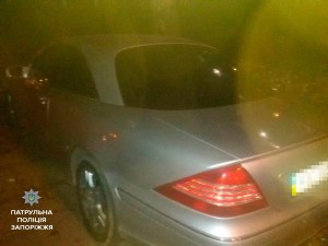 В Запорожье задержали водителя-наркомана на “Мерседесе” без номеров
