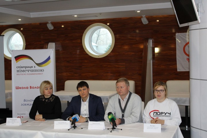 15271156_1176141442475145_1281941432_o-1