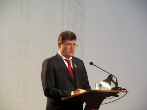 Кто пришел послушать отчет мэра Запорожья Владимира Буряка (ФОТОРЕПОРТАЖ)