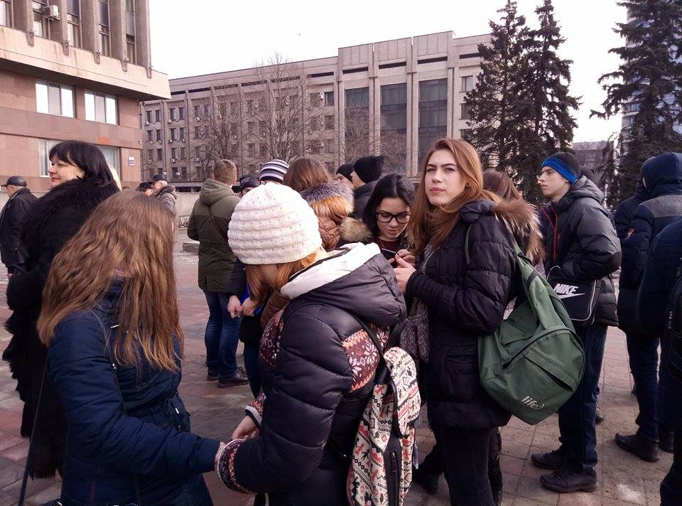 16838143_1328043650598874_1543226743_n