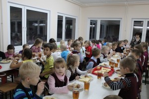Бесплатное питание для школьников в Запорожье: нет денег или желания?