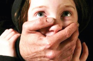 Активисты устроили погоню за педофилом по центральному рынку Запорожья