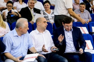 Стало известно, как запорожцы оценивают работу нардепов своего города