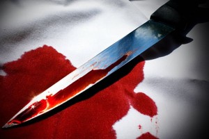 Распитие спиртных напитков для запорожанки закончилось ножевыми ранениями и реанимацией