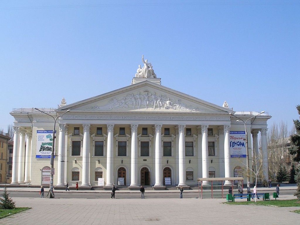 Отмена распоряжения и 1600 гривен: победа театралов над Запорожским областным советом