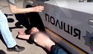 В Запорожье умерла женщина, которую переехали патрульные