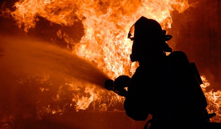 Запорожские пожарные спасли жизнь двум людям (ФОТО)