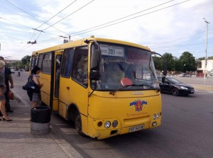 Проверка подтвердила наличие нелегальных перевозчиков на пригородных маршрутах Запорожья