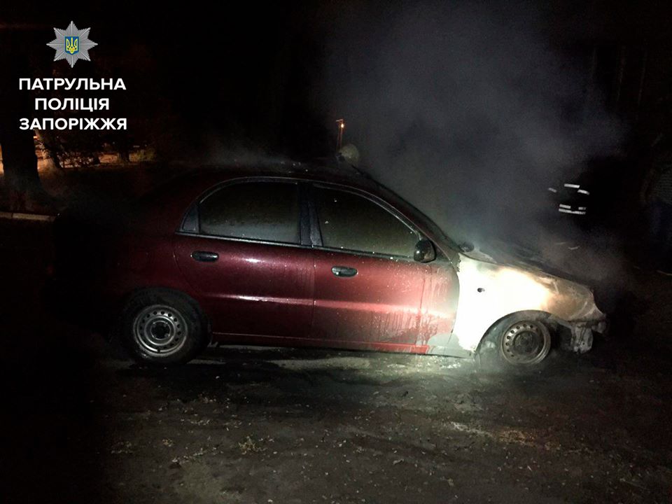 В Запорожье по ночам продолжают гореть автомобили (ФОТО)