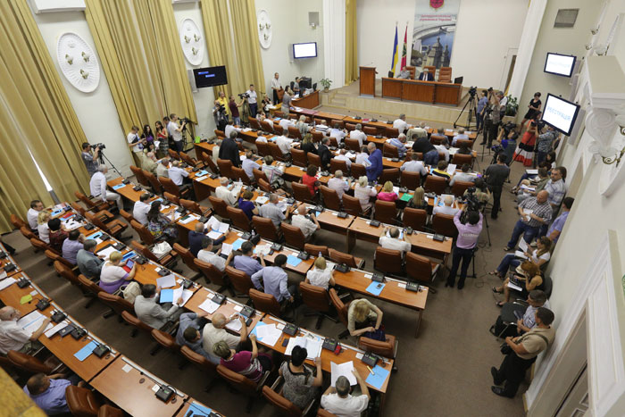 Депутаты 4-х фракций горсовета требуют от Буряка созыва внеочередной сессии