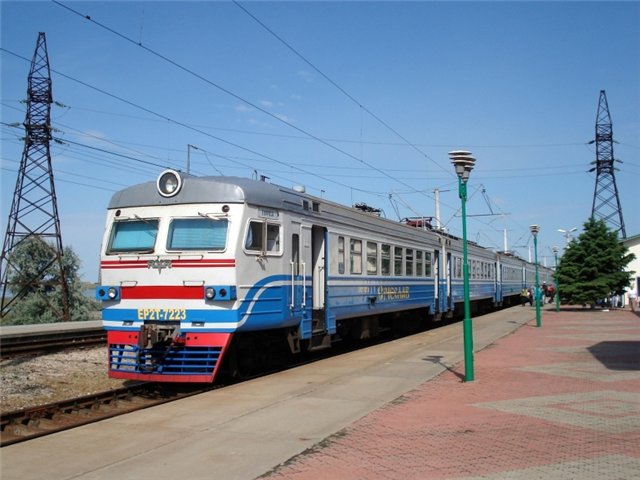 Популярный курортный поезд больше не будет останавливаться в Запорожской области
