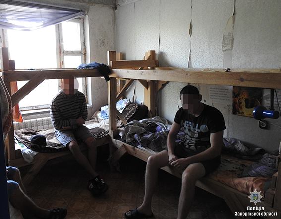 Полиция опубликовала видео освобождения запорожцев из «реабилитационного центра»