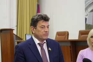 Городской голова Запорожья придумал как не пустить госисполнителей в мэрию