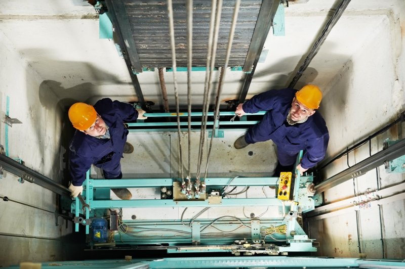УКС объявил тендеры по капитальному ремонту лифтов в Запорожье общей стоимостью 6 миллионов