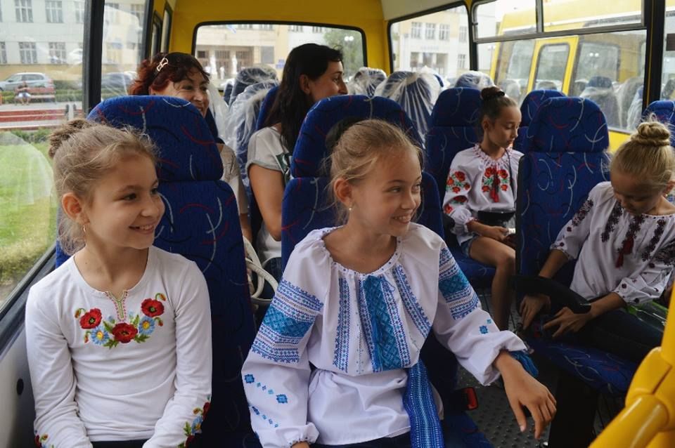 Запорожские школьники смогут ездить в маршрутках за полцены только в определенное время