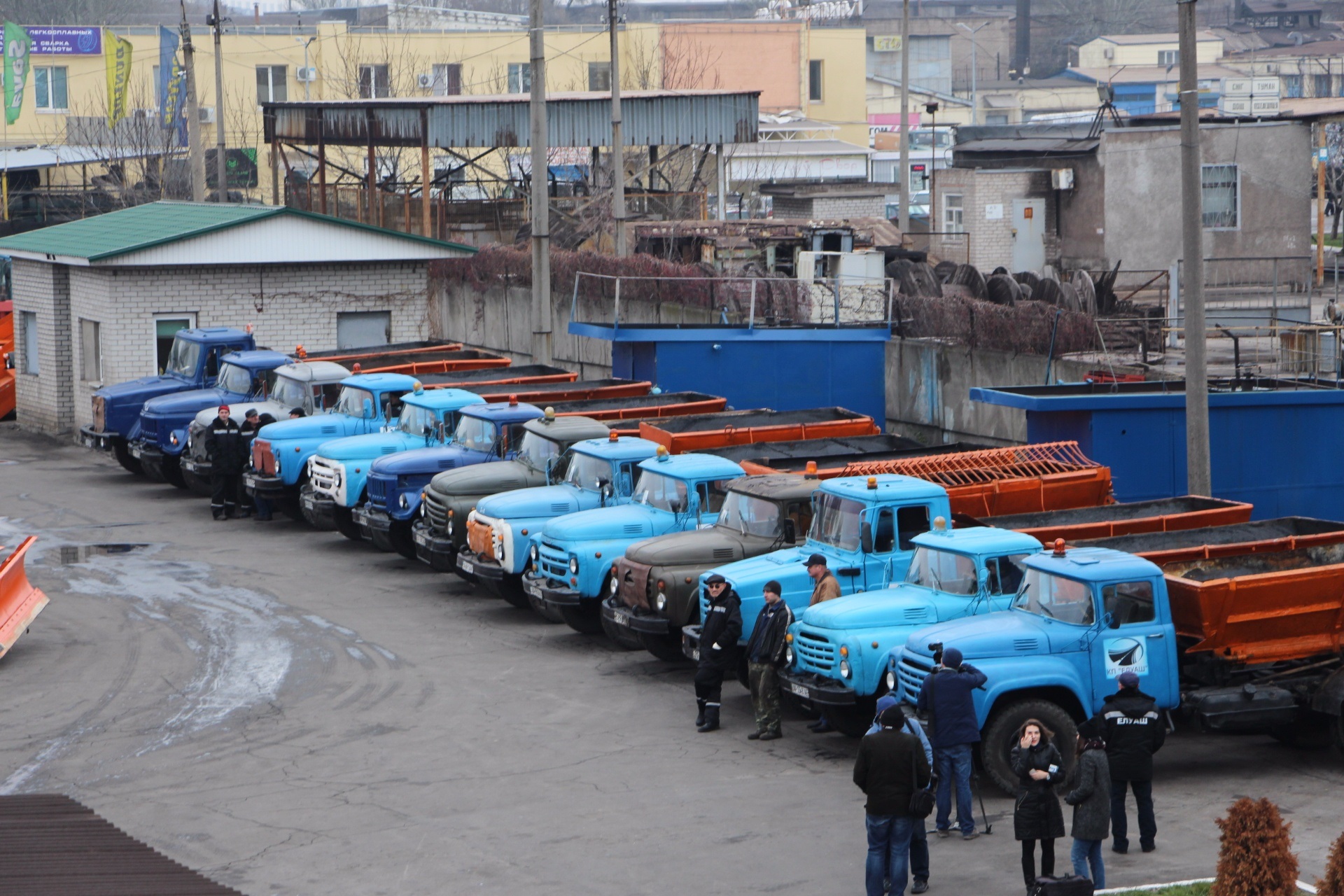 o_1bvf5qbbg1fis1sanos1nk716bb1n