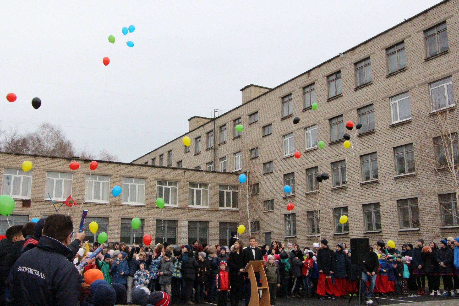 o_1c0beaej11a1b10nm5gg1qb01msq1m