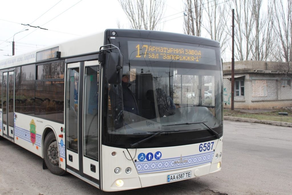 Редко, но метко: как в Запорожье работает новый 17 маршрут с автобусами большой вместимости