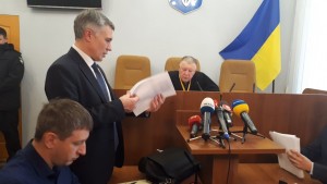 В суде аплодировали Марченко, а Березюк обратился к Президенту