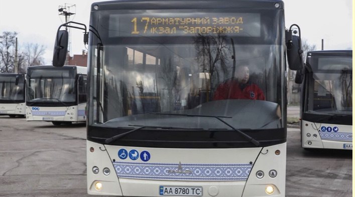 Новый 17 автобус — «полтергейст»: что думают запорожцы о транспортном маршруте