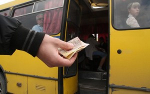 В Запорожье на одном из маршрутов водители самостоятельно повысили стоимость проезда