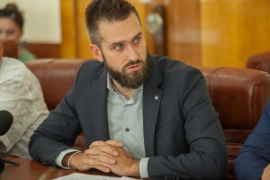 “Пусть скажет, что больше не будет”: как в Запорожье пытались уволить директора “ГТС” Грека