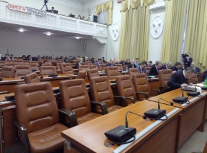 В Запорожском горсовете решения принимает рекордно низкое количество депутатов (ФОТО)