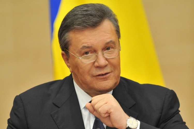 На трех вертолетах с поля под Бердянском: как Янукович сбежал из Украины