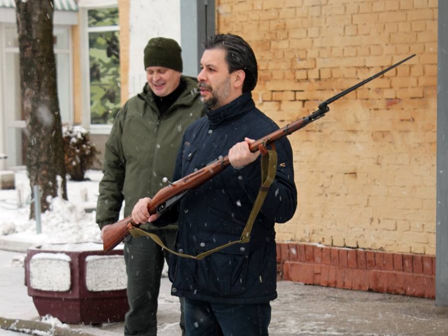 Запорожской 55-й артбригаде презентовали раритетную винтовку (ФОТО)