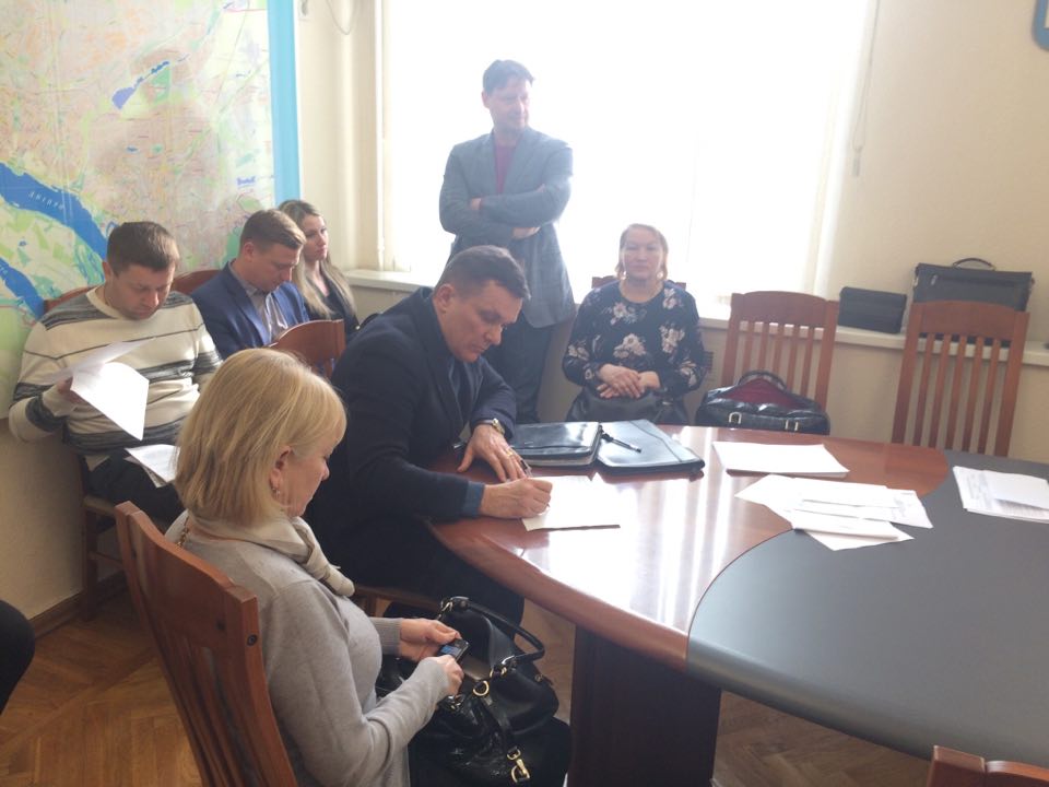 28052833_581120278887890_81003702_n