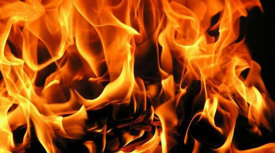 В Запорожье загорелся частный дом: пострадавший госпитализирован с ожогами