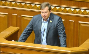 “Добровольцы заигрались в патриотизм”: запорожский нардеп высказал свое мнение о добробатах (ВИДЕО)