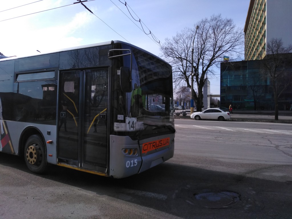 В споре между водителем троллейбуса и КП «Запорожэлектротранс» суд встал на сторону первого