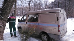 Новый разрушающийся дом: “Запорожремсервис” и аварийная служба уехали, не ликвидировав течь в подвале (ФОТО, ВИДЕО)