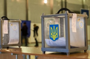 Выборы в ОТГ: в Запорожской области на участках проводят скрытую агитацию (ФОТО)