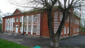 В Запорожье городские власти решили закрыть школу-памятку архитектуры (ФОТО)