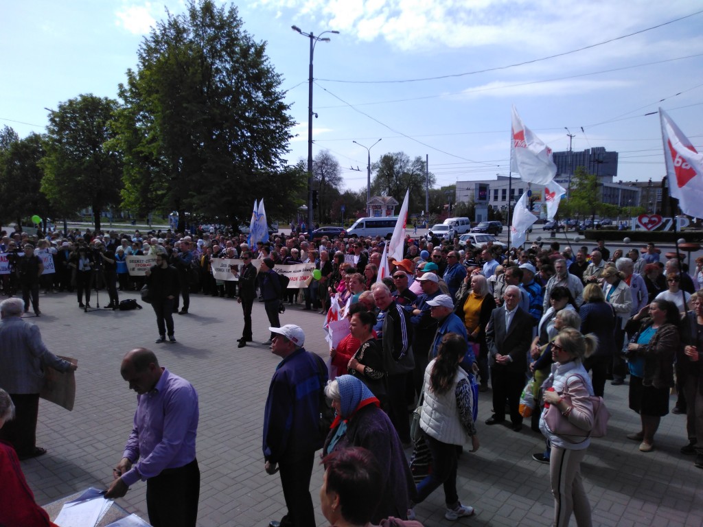 «Мы хотим дышать»: тысяча запорожцев в один голос обратились к мэру Буряку (ВИДЕО)