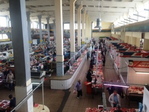 Стихийная торговля “убивает” рынки в Запорожье: какие проблемы выявил депутатский рейд (ФОТОРЕПОРТАЖ)