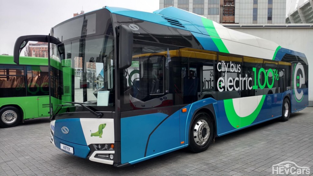 Запорожцам показали электробусы, которые могут появиться в городе (ФОТО)