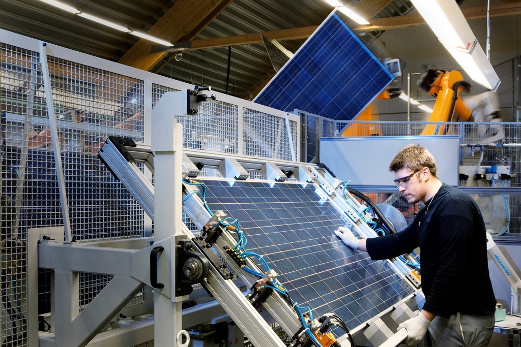 В Запорожской области открыли завод по производству солнечных панелей (ВИДЕО)