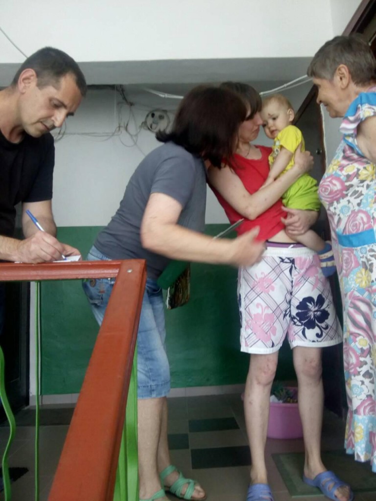 В Запорожской области годовалого малыша спасали пожарные (ФОТО)