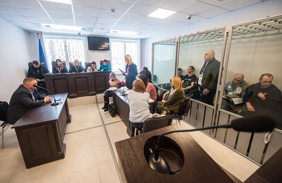 Запорожский суд о банде лысых: «Обвиняемые организовались в вооруженную банду с целью нападений»
