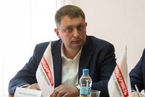 Хотел “отмазать” племянника от наркотиков за 5000 у.е.: суд оставил в СИЗО главу Павловской громады